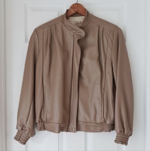 Deer wear vintage 90s leather jacket
